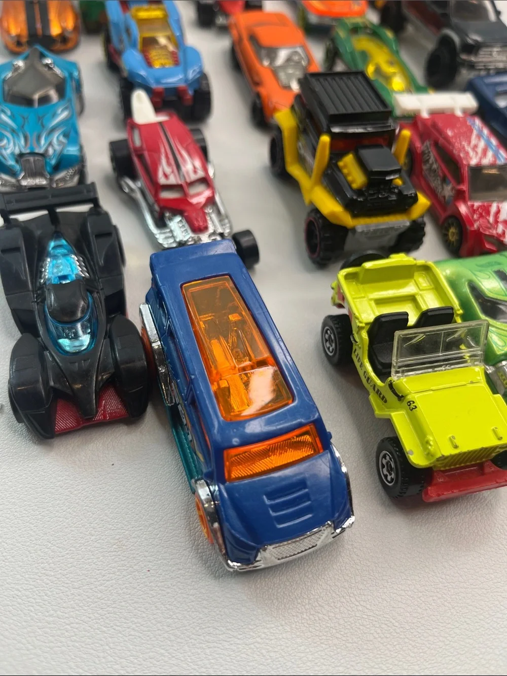 Hot wheels Toy Cars - Green, Orange, Yellow, Blue, Red Set 20
